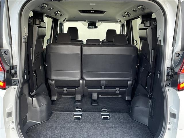 ノア Ｇ　４ＷＤ　メモリーナビ　バックカメラ　衝突被害軽減システム　ＥＴＣ　両側電動スライド　ＬＥＤヘッドランプ　ウオークスルー　乗車定員８人　３列シート（27枚目）