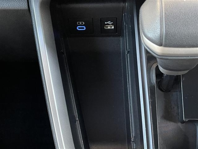 ノア Ｇ　４ＷＤ　メモリーナビ　バックカメラ　衝突被害軽減システム　ＥＴＣ　両側電動スライド　ＬＥＤヘッドランプ　ウオークスルー　乗車定員８人　３列シート（31枚目）