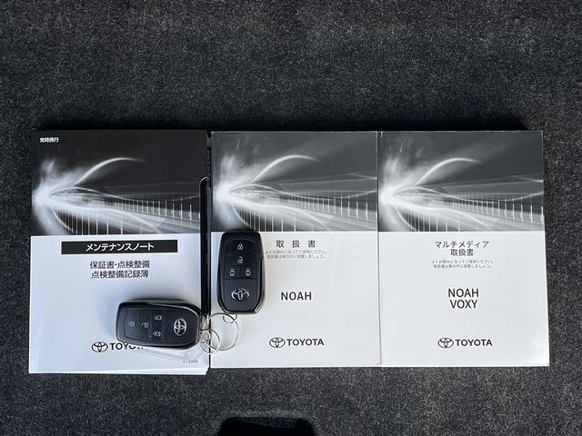 ノア Ｇ　４ＷＤ　メモリーナビ　バックカメラ　衝突被害軽減システム　ＥＴＣ　両側電動スライド　ＬＥＤヘッドランプ　ウオークスルー　乗車定員８人　３列シート（39枚目）