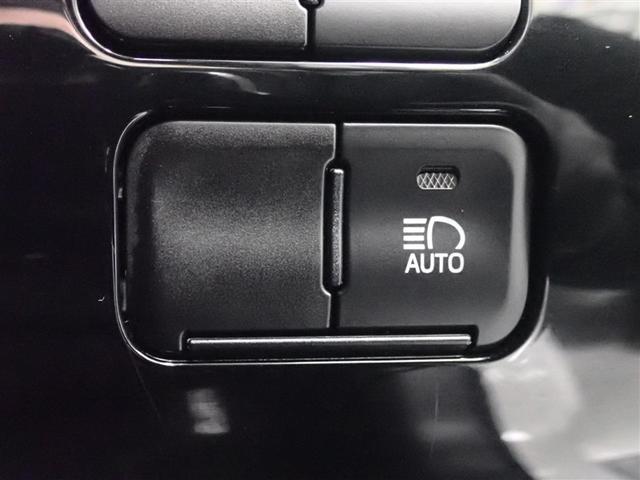 プリウス ＳセーフティプラスＩＩ　４ＷＤ　メモリーナビ　衝突被害軽減システム　ＬＥＤヘッドランプ（17枚目）