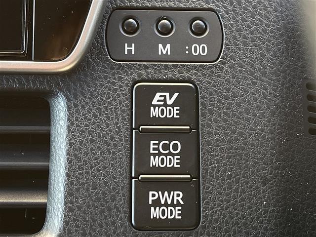 ノア ハイブリッドＸ　フルセグ　メモリーナビ　ＤＶＤ再生　ミュージックプレイヤー接続可　バックカメラ　ＥＴＣ　両側電動スライド　ＬＥＤヘッドランプ　乗車定員７人　３列シート（18枚目）