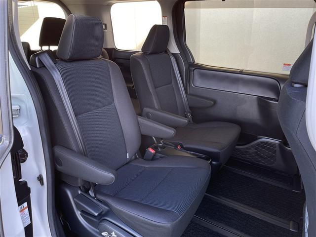 ノア ハイブリッドＸ　フルセグ　メモリーナビ　ＤＶＤ再生　ミュージックプレイヤー接続可　バックカメラ　ＥＴＣ　両側電動スライド　ＬＥＤヘッドランプ　乗車定員７人　３列シート（22枚目）