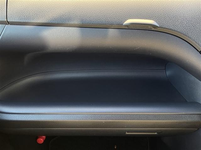 ノア ハイブリッドＸ　フルセグ　メモリーナビ　ＤＶＤ再生　ミュージックプレイヤー接続可　バックカメラ　ＥＴＣ　両側電動スライド　ＬＥＤヘッドランプ　乗車定員７人　３列シート（30枚目）