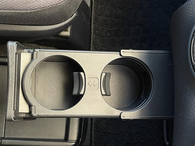 ノア ハイブリッドＸ　フルセグ　メモリーナビ　ＤＶＤ再生　ミュージックプレイヤー接続可　バックカメラ　ＥＴＣ　両側電動スライド　ＬＥＤヘッドランプ　乗車定員７人　３列シート（32枚目）