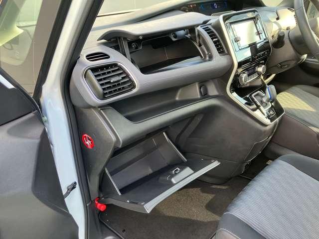 セレナ e-パワー ハイウェイスターV 純正7型ナビ・ドラレコ・ETC・AVM・寒冷地(33枚目)