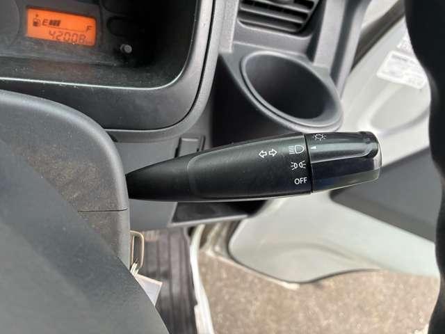 NT100クリッパートラック DX 4WD エアコン・AM/FMラジオ・パワステ(11枚目)