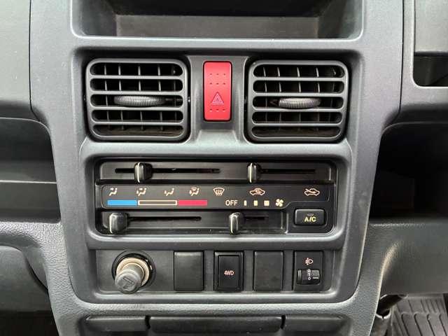 NT100クリッパートラック DX 4WD エアコン・AM/FMラジオ・パワステ(14枚目)