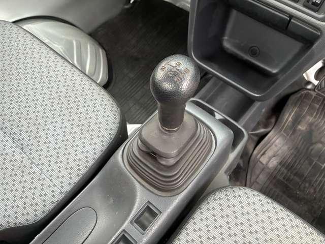 NT100クリッパートラック DX 4WD エアコン・AM/FMラジオ・パワステ(16枚目)