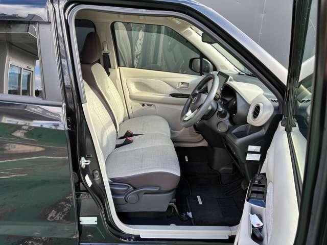 デイズ Ｘ　４ＷＤ　純正９型ナビ・純正リモスタ・アラビューＭ（22枚目）