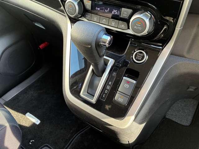 セレナ ハイウェイスター　Ｖセレクション　４ＷＤ　純正９型ナビ・後席モニター・リモスタ・ＡＶＭ（26枚目）