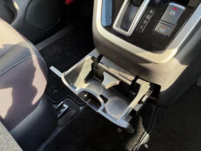 セレナ ハイウェイスター　Ｖセレクション　４ＷＤ　純正９型ナビ・後席モニター・リモスタ・ＡＶＭ（27枚目）