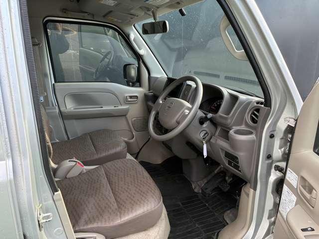 NV100クリッパーバン DX ハイルーフ 5AGS車 4WD 夏タイヤ新品・ETC・キーレスキー・パワス(19枚目)