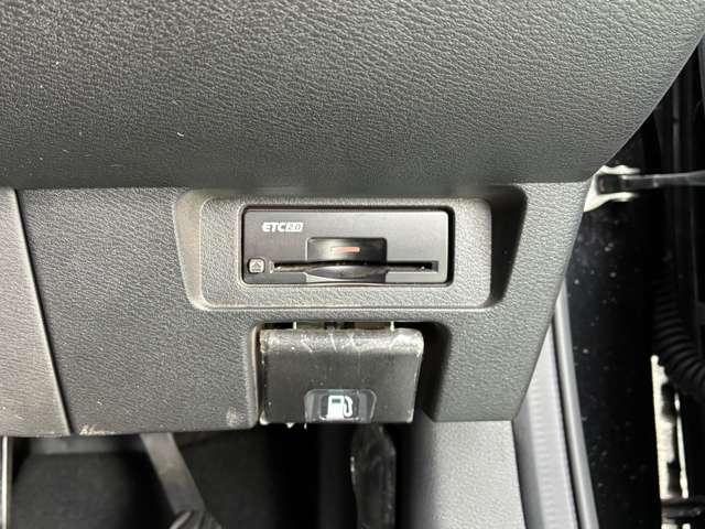 オーラ Ｇ　ＦＯＵＲ　レザーエディション　４ＷＤ　冬タイヤ付き・ＢＯＳＥ・ＭＯＰナビ・ＥＴＣ２．０・ＡＶＭ（6枚目）