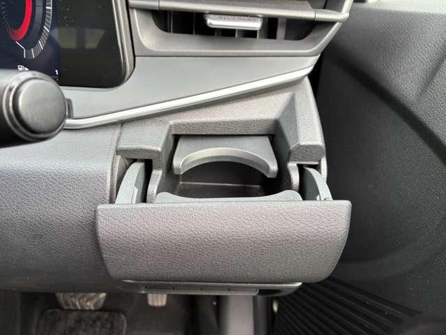 オーラ Ｇ　ＦＯＵＲ　レザーエディション　４ＷＤ　冬タイヤ付き・ＢＯＳＥ・ＭＯＰナビ・ＥＴＣ２．０・ＡＶＭ（17枚目）