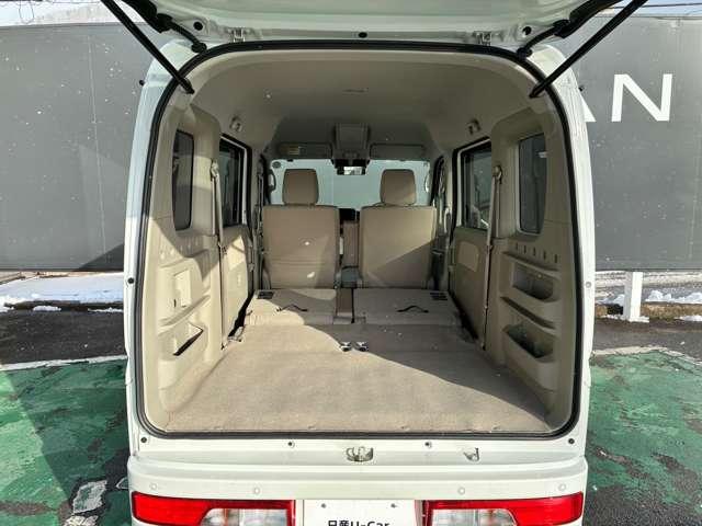 �t���b�g�ȉ׎����ʂƃ{�f�B�T�C�h�p�l���𗧂Ă����^�f�U�C���Őς݂��݂₷���׎��X�y�[�X���m�ہB