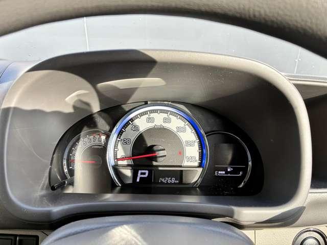 ���Y�̃��[�^�[�͑��s�����R�Ǝ���ɓ���ʒu�ɐݒ肳��Ă��邽�߁A�^�]���y���݂Ȃ���g�\���邱�ƂȂ��h���C�u�ł��܂��B