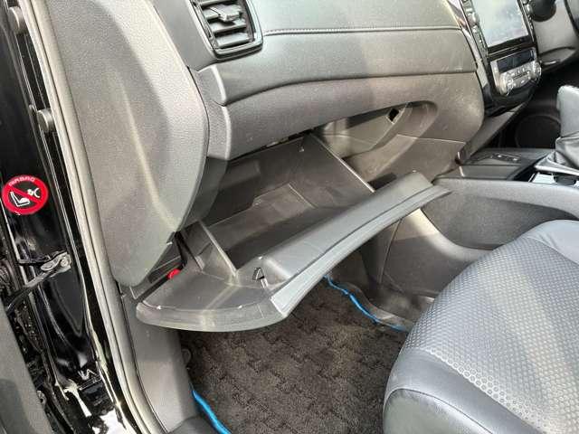 エクストレイル ２．０　２０Ｘｉ　ハイブリッド　エクストリーマーＸ　４ＷＤ　ドラレコ・ＥＴＣ・純正デカナビ・ＡＶＭ・リモス（32枚目）