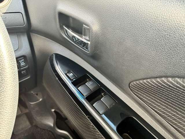 �^�]�ȑ��̃h�A���B�p���[�E�B���h�[�̑��삪�\�ɂȂ�܂��B