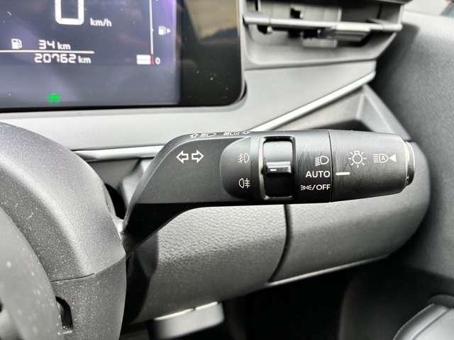 �A�_�v�e�B�u�w�b�h���C�g�t�����t�����g�J�����őO���̏󋵂����m���A�Ό��Ԃ��s�Ԃ̃h���C�o�[��ῂ����v���������邱�ƂȂ��A�K�v�ȂƂ��낾���������܂ŏƎˁB�˂Ɏ��F���̍�����Ԃ��ێ�����܂��B