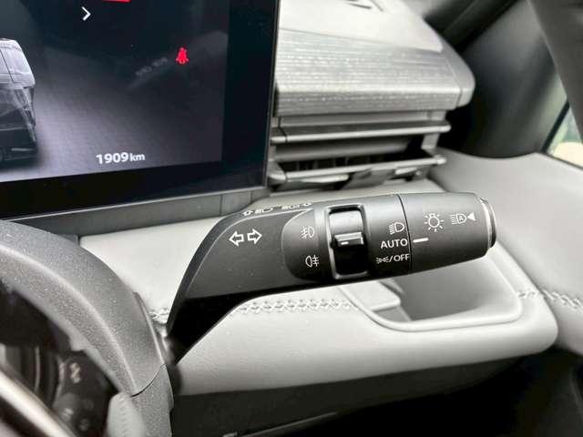 �A�_�v�e�B�u�w�b�h���C�g�t�����t�����g�J�����őO���̏󋵂����m���A�Ό��Ԃ��s�Ԃ̃h���C�o�[��ῂ����v���������邱�ƂȂ��A�K�v�ȂƂ��낾���������܂ŏƎˁB�˂Ɏ��F���̍�����Ԃ��ێ�����܂��B