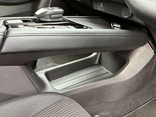 �Z���^�[�R���\�[�����ɂ͂a�n�w�e�B�b�V���������ۂ����X�y�[�X���������܂��B