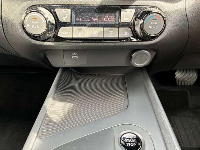 �[�d�p�̃^�C�v�b�\�P�b�g���������Ă���܂��I�}�ȃX�}�z��^�u���b�g�̏[�d�ɖ𗧂��܂��ˁi���O�O�j��