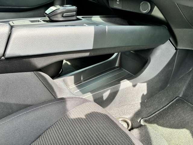 �Z���^�[�R���\�[�����ɂ͂a�n�w�e�B�b�V���������ۂ����X�y�[�X���������܂��B