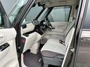 広々とした室内は運転しやすさと質感と機能を高めています。