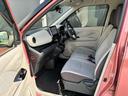 広々とした室内は運転しやすさと質感と機能を高めています。