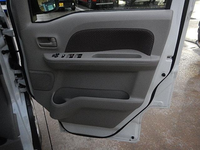 エブリイ ＪＯＩＮ　６型　４ＷＤ　モニターオーディオ　バックカメラ　バックカメラ　オートライト　Ｂｌｕｅｔｏｏｔｈ　スライドドア　プッシュスタート　シートヒーター　スズキセーフティーサポート　４ＷＤ　衝突被害軽減システム　アイドリングストップ　横滑り防止機能（37枚目）