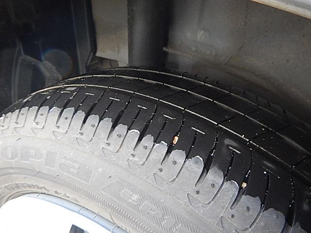 ワゴンＲ ＦＸ　４型　４ＷＤ　オーディオレス　セーフティサポート　オートライト　プッシュスタート　シートヒーター　オートエアコン　スズキセーフティーサポート　４ＷＤ　衝突被害軽減システム　アイドリングストップ　横滑り防止機能　衝突安全ボディ　盗難防止システム（24枚目）