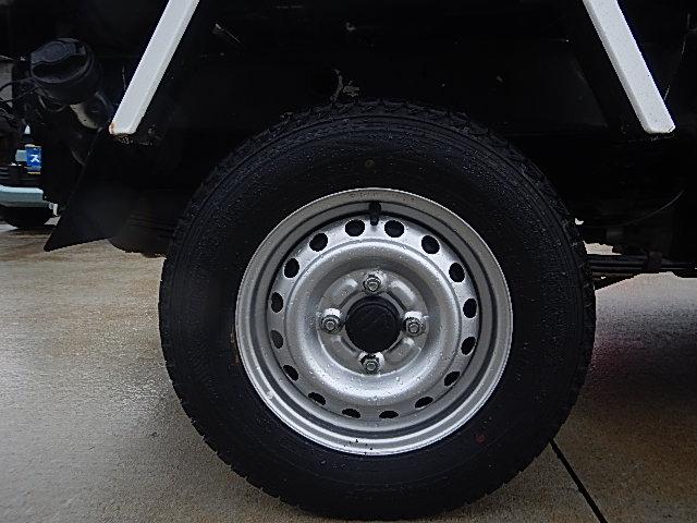 キャリイトラック 頑丈ダンプ　６型　４ＷＤ　５ＭＴシフト　パワーウインド　オートライト　スズキセーフティーサポート　４ＷＤ　盗難防止システム　衝突被害軽減システム（17枚目）