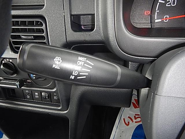 キャリイトラック 頑丈ダンプ　６型　４ＷＤ　５ＭＴシフト　パワーウインド　オートライト　スズキセーフティーサポート　４ＷＤ　盗難防止システム　衝突被害軽減システム（21枚目）