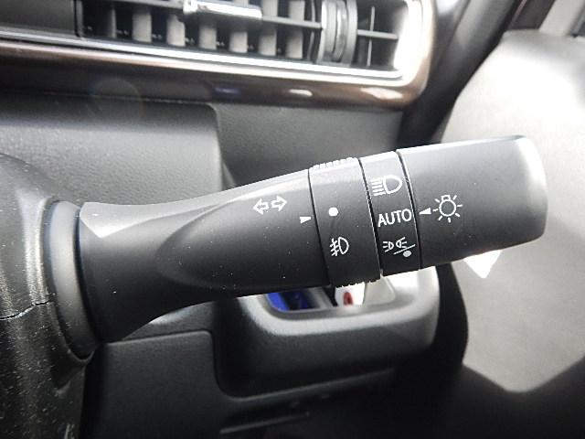 ���C�g�̃X�C�b�`���`�t�s�n�ɐݒ肷��ƁA���͂̈Â��ɉ����ăX���[�������v�A�w�b�h�����v�̂n�m�^�n�e�e�������Œ������܂�