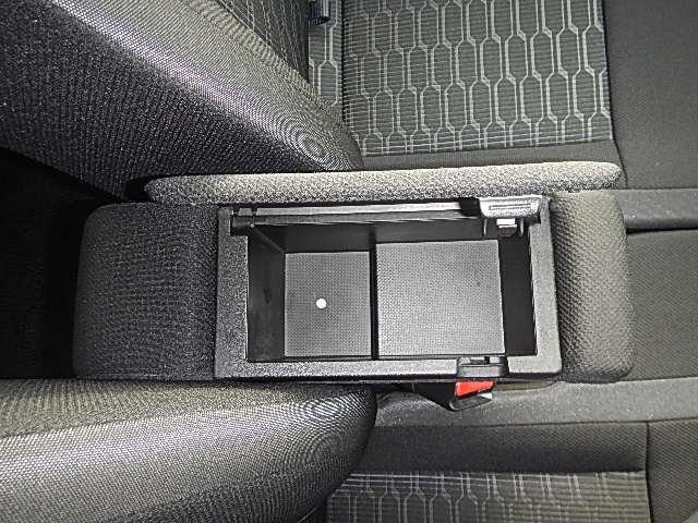 �t�����g�V�[�g�A�[�����X�g�͎��[�{�b�N�X�ƂȂ��Ă���܂��B