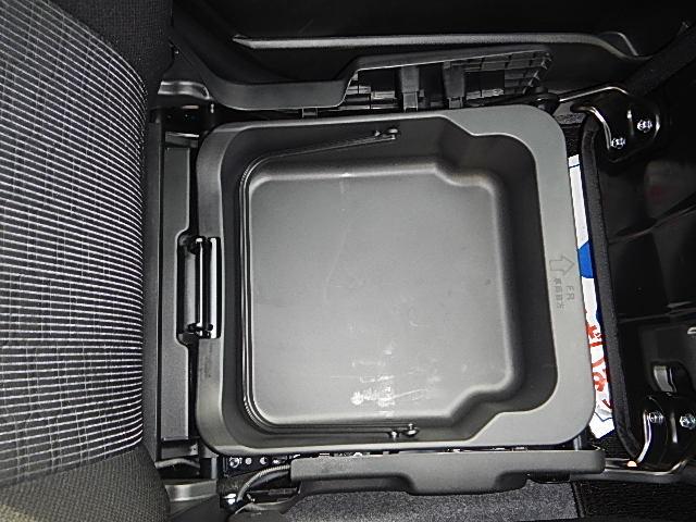 ����Ȃ̉��ɃX�b�L�����[�ł���A����ȃV�[�g�A���_�[�{�b�N�X�B�{�b�N�X�̎��O�����\�ŁA���̂܂܎����o�����Ƃ��ł��܂���