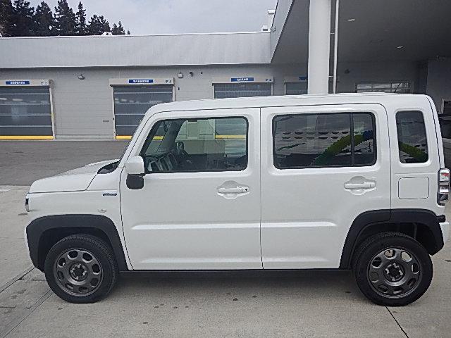 ハスラー ＨＹＢＲＩＤ　Ｇ　ＦＦ　ナビ　オートライト　Ｂｌｕｅｔｏｏｔｈ　ナビ　プッシュスタート　シートヒーター　オートエアコン　スズキセーフティーサポート　衝突被害軽減システム　アイドリングストップ　横滑り防止機能　衝突安全ボディ（7枚目）