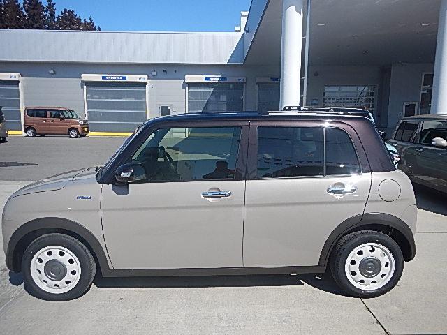 アルトラパンＬＣ ＬＣ　ＨＹＢＲＩＤ　Ｘ　６型　４ＷＤ　オーディオレス　オートライト　プッシュスタート　シートヒーター　オートエアコン　スズキセーフティーサポート　４ＷＤ　アイドリングストップ　横滑り防止機能　衝突安全ボディ　盗難防止システム（7枚目）