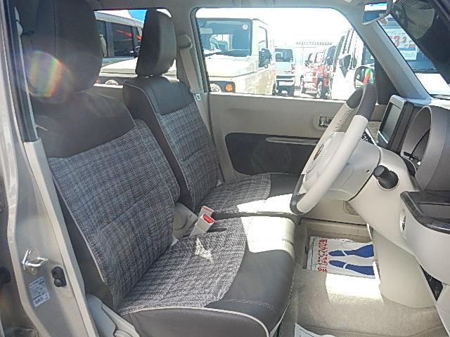 アルトラパンＬＣ ＬＣ　ＨＹＢＲＩＤ　Ｘ　６型　４ＷＤ　オーディオレス　オートライト　プッシュスタート　シートヒーター　オートエアコン　スズキセーフティーサポート　４ＷＤ　アイドリングストップ　横滑り防止機能　衝突安全ボディ　盗難防止システム（11枚目）