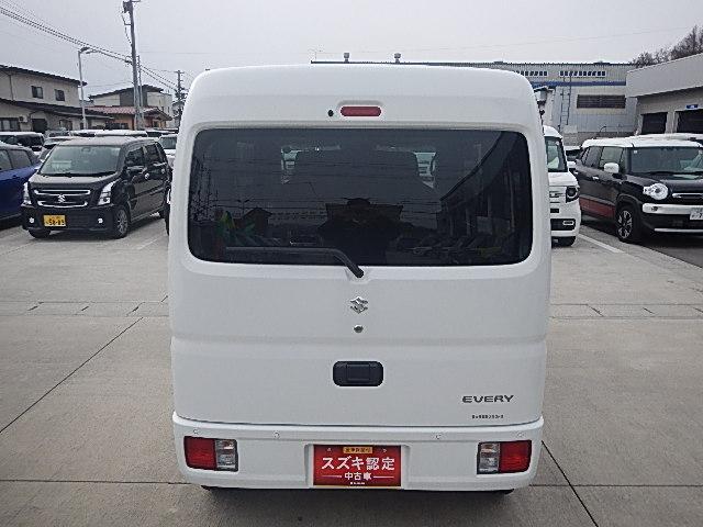 エブリイ ＰＡリミテッド　６型　　パートタイム４ＷＤ　５ＭＴシフト　キーレスキー　パワーウインド　純正ゴムマット　オートライト　スライドドア　スズキセーフティーサポート　４ＷＤ　衝突被害軽減システム　横滑り防止機能（9枚目）