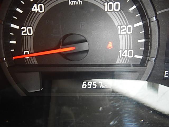 エブリイ ＰＡリミテッド　６型　　パートタイム４ＷＤ　５ＭＴシフト　キーレスキー　パワーウインド　純正ゴムマット　オートライト　スライドドア　スズキセーフティーサポート　４ＷＤ　衝突被害軽減システム　横滑り防止機能（12枚目）