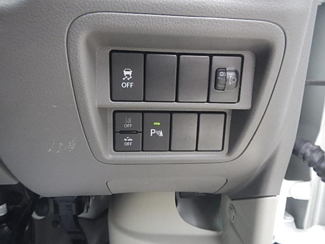 エブリイ ＰＡリミテッド　６型　　パートタイム４ＷＤ　５ＭＴシフト　キーレスキー　パワーウインド　純正ゴムマット　オートライト　スライドドア　スズキセーフティーサポート　４ＷＤ　衝突被害軽減システム　横滑り防止機能（16枚目）