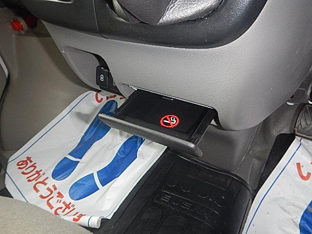 エブリイ ＰＡリミテッド　６型　　パートタイム４ＷＤ　５ＭＴシフト　キーレスキー　パワーウインド　純正ゴムマット　オートライト　スライドドア　スズキセーフティーサポート　４ＷＤ　衝突被害軽減システム　横滑り防止機能（31枚目）