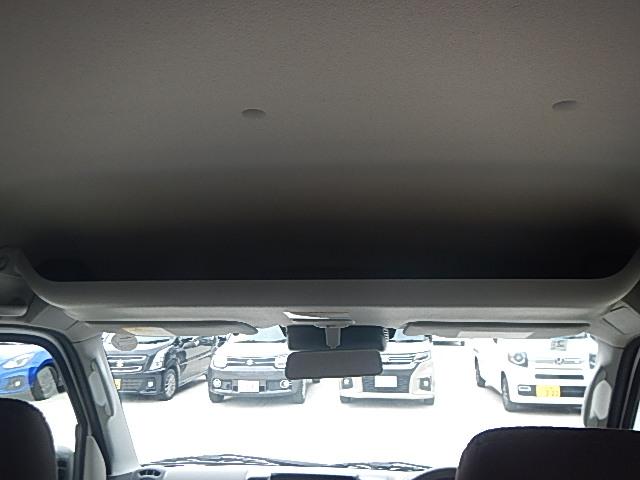 エブリイ ＰＡリミテッド　６型　　パートタイム４ＷＤ　５ＭＴシフト　キーレスキー　パワーウインド　純正ゴムマット　オートライト　スライドドア　スズキセーフティーサポート　４ＷＤ　衝突被害軽減システム　横滑り防止機能（41枚目）