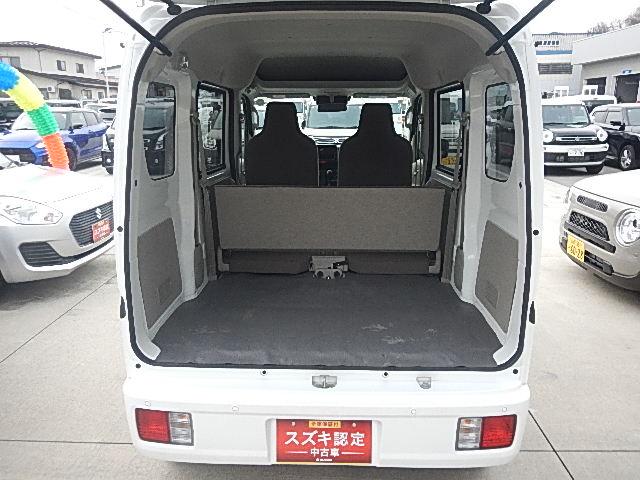 エブリイ ＰＡリミテッド　６型　　パートタイム４ＷＤ　５ＭＴシフト　キーレスキー　パワーウインド　純正ゴムマット　オートライト　スライドドア　スズキセーフティーサポート　４ＷＤ　衝突被害軽減システム　横滑り防止機能（42枚目）