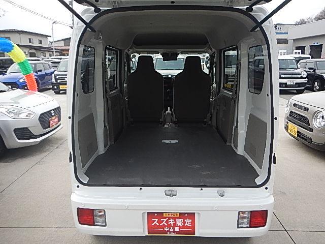 エブリイ ＰＡリミテッド　６型　　パートタイム４ＷＤ　５ＭＴシフト　キーレスキー　パワーウインド　純正ゴムマット　オートライト　スライドドア　スズキセーフティーサポート　４ＷＤ　衝突被害軽減システム　横滑り防止機能（43枚目）
