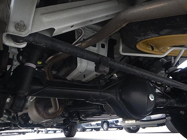 エブリイ ＰＡリミテッド　６型　　パートタイム４ＷＤ　５ＭＴシフト　キーレスキー　パワーウインド　純正ゴムマット　オートライト　スライドドア　スズキセーフティーサポート　４ＷＤ　衝突被害軽減システム　横滑り防止機能（47枚目）