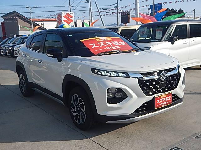フロンクス １型　４ＷＤ　全方位カメラ　携帯電話置き型充電機能　バックカメラ　オートライト　Ｂｌｕｅｔｏｏｔｈ　純正ナビ　プッシュスタート　シートヒーター　オートエアコン　スズキセーフティーサポート　４ＷＤ　衝突被害軽減システム　　横滑り防止機能（3枚目）