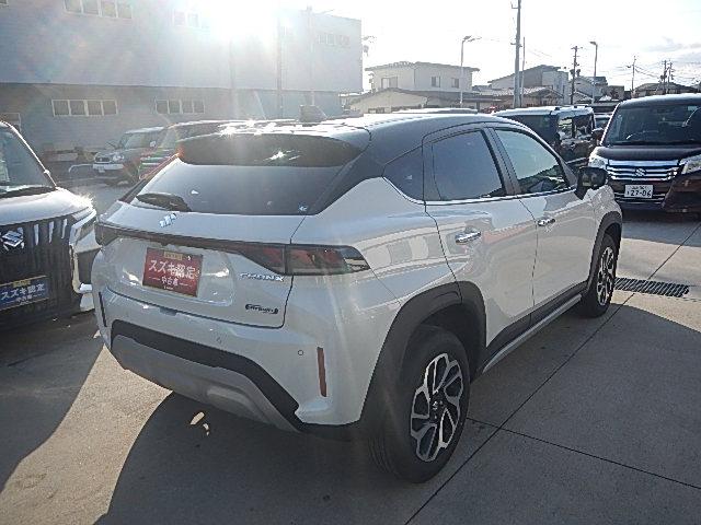 フロンクス １型　４ＷＤ　全方位カメラ　携帯電話置き型充電機能　バックカメラ　オートライト　Ｂｌｕｅｔｏｏｔｈ　純正ナビ　プッシュスタート　シートヒーター　オートエアコン　スズキセーフティーサポート　４ＷＤ　衝突被害軽減システム　　横滑り防止機能（6枚目）