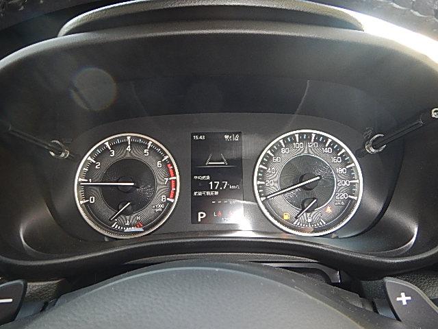 フロンクス １型　４ＷＤ　全方位カメラ　携帯電話置き型充電機能　バックカメラ　オートライト　Ｂｌｕｅｔｏｏｔｈ　純正ナビ　プッシュスタート　シートヒーター　オートエアコン　スズキセーフティーサポート　４ＷＤ　衝突被害軽減システム　　横滑り防止機能（9枚目）